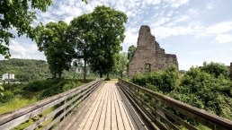 Brücke zur Burg, © Eifel Tourismus GmbH/Dominik Ketz Brücke zur Burg, © Eifel Tourismus GmbH/Dominik Ketz