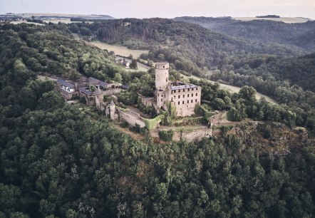 Mit dem Rad entlang der Burg Pyrmont, © Marco Rothbrust Mit dem Rad entlang der Burg Pyrmont, © Marco Rothbrust