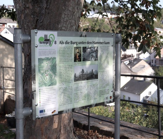 Tafel Audiotour bei der Burg, © Tourist-Information Islek, Ingrid Wirtzfeld Tafel Audiotour bei der Burg, © Tourist-Information Islek, Ingrid Wirtzfeld