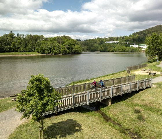 The cycle tour also takes you past the Bitburg reservoir near Biersdorf, © Eifel Tourismus GmbH, Dominik Ketz The cycle tour also takes you past the Bitburg reservoir near Biersdorf, © Eifel Tourismus GmbH, Dominik Ketz
