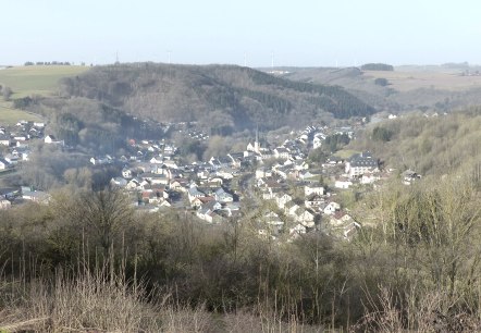 Blick auf Waxweiler, © Tourist-Information Islek, Ingrid Wirtzfeld Blick auf Waxweiler, © Tourist-Information Islek, Ingrid Wirtzfeld