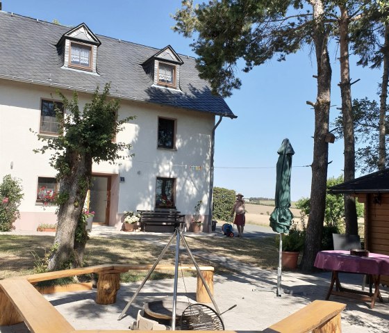 Grillplatz mit Sitzecke Grillplatz mit Sitzecke