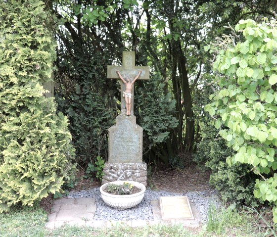 Luxen Kreuz in Scheidchen, © Tourist-Information Islek Luxen Kreuz in Scheidchen, © Tourist-Information Islek