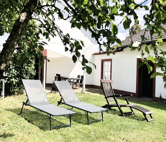 Terrasse und angrenzende Wiese, © Feha zum Mühlbachtal Terrasse und angrenzende Wiese, © Feha zum Mühlbachtal