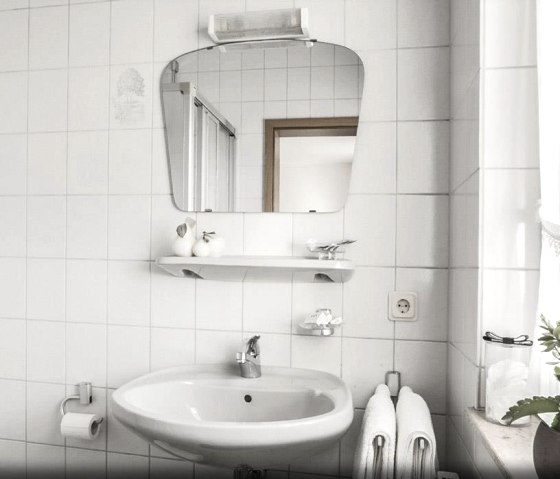 Bad Doppelzimmer, © Maria Mühlen Bad Doppelzimmer, © Maria Mühlen