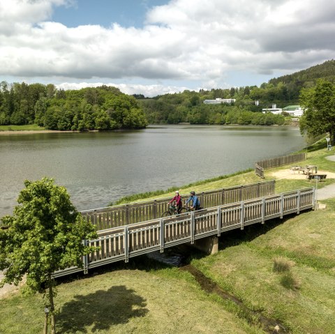 The Prüm cycle path leads past the Bitburg reservoir near Biersdorf, © Eifel Tourismus GmbH, Dominik Ketz The Prüm cycle path leads past the Bitburg reservoir near Biersdorf, © Eifel Tourismus GmbH, Dominik Ketz