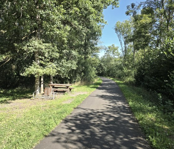 Sitzgruppe am Radweg, © Tourist-Information Islek