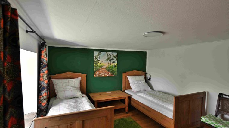 Die Schlafzimmer sind gemütlich eingerichtet.