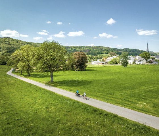 Auf der Radtour gibt es weite Blicke in die Eifel-Landschaft, © Eifel Tourismus GmbH, Dominik Ketz