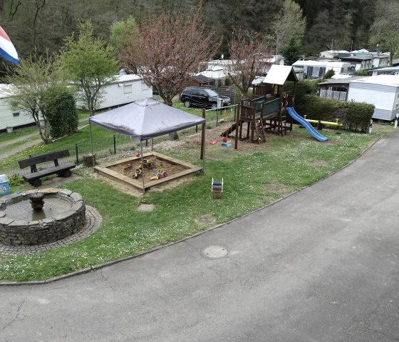 Spielplatz, &copy; J&uuml;rgen Relles