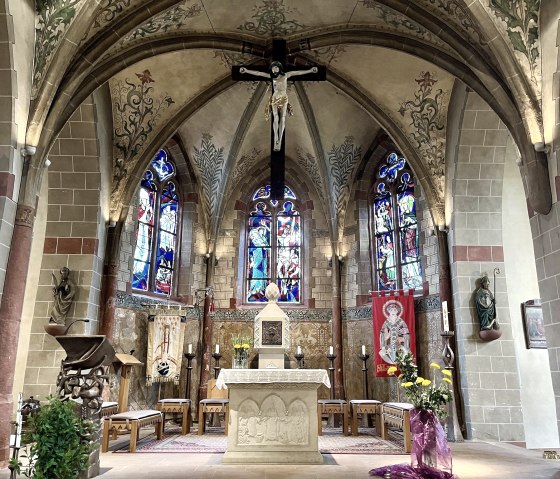 Altarraum der Wallfahrtskirche St. Lambertus, © Michael Fischer/KEB