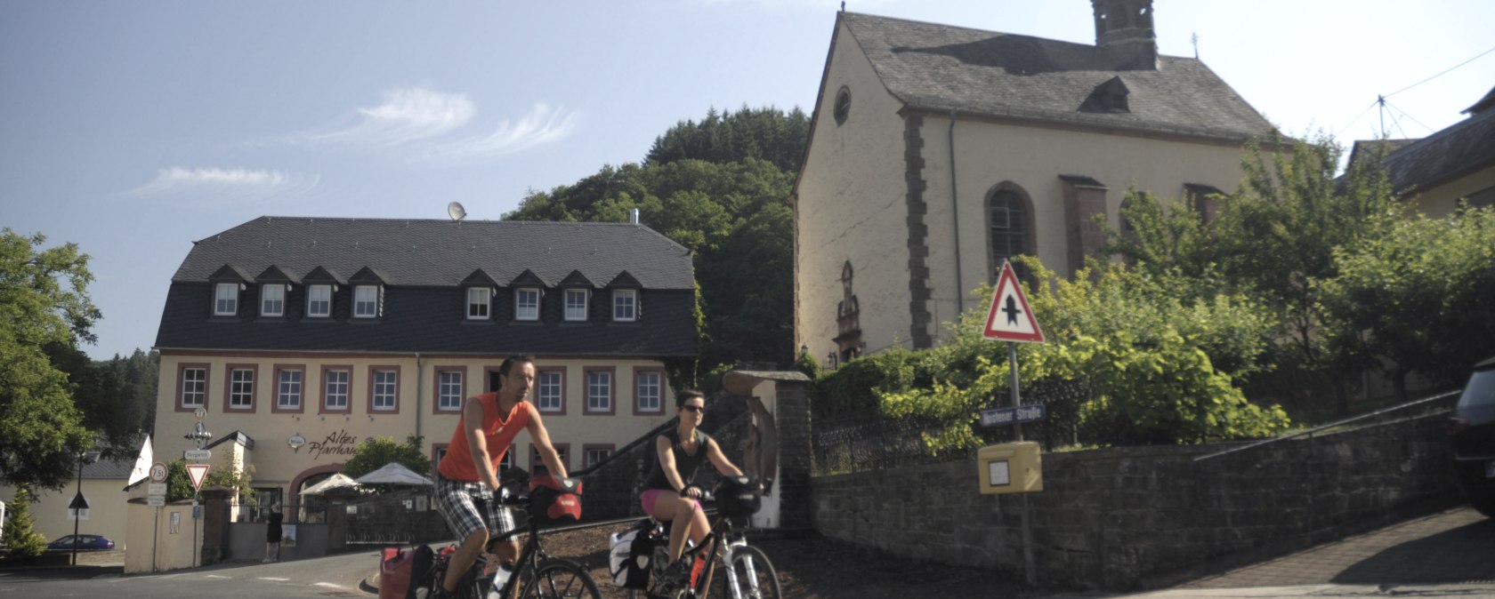Oude pastorie/parochiekerk in Auw an der Kyll, © Uschi Hallet- Tourist-Information Bitburger Land