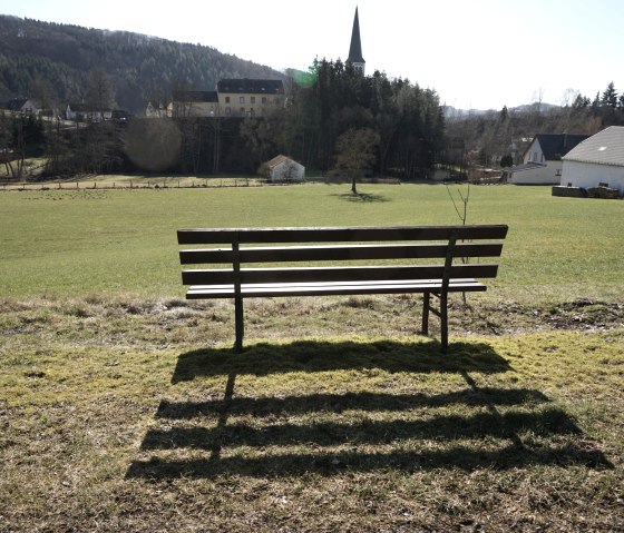 Bench on the hiking trail, © Axel Weiss