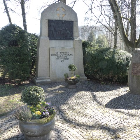 Kl&ouml;ppelkriegdenkmal Arzfeld, &copy; Tourist-Information Islek