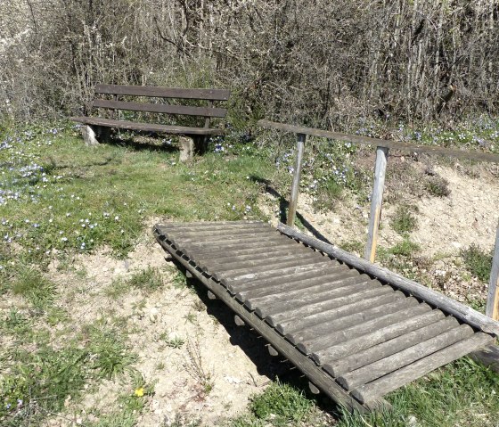 Bench on the road to Oberpierscheid, © Tourist-Information Islek