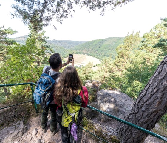 Fantastische uitzichten op de rode zandsteenroute, © Eifel Tourismus GmbH, AR-shapefruit AG