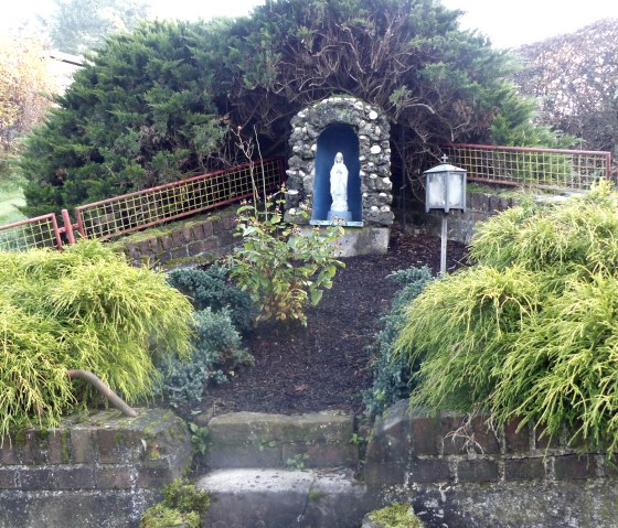 Standbeeld van de Maagd Maria in Manderscheid, © Tourist-Information Islek