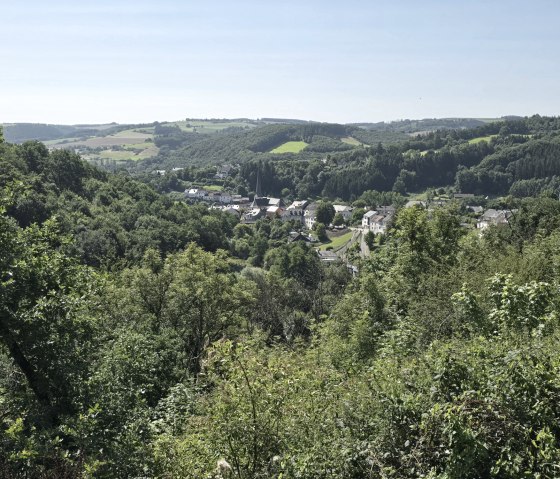 Blick auf Waxweiler von der Pintesfelder Straße, © Tourist-Information Islek