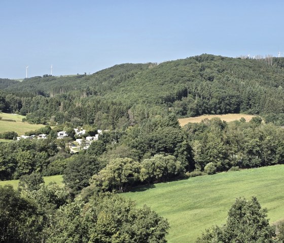 Blick ins Prümtal und zum Campingplatz Heilhauser Mühle, © Tourist-Information Islek